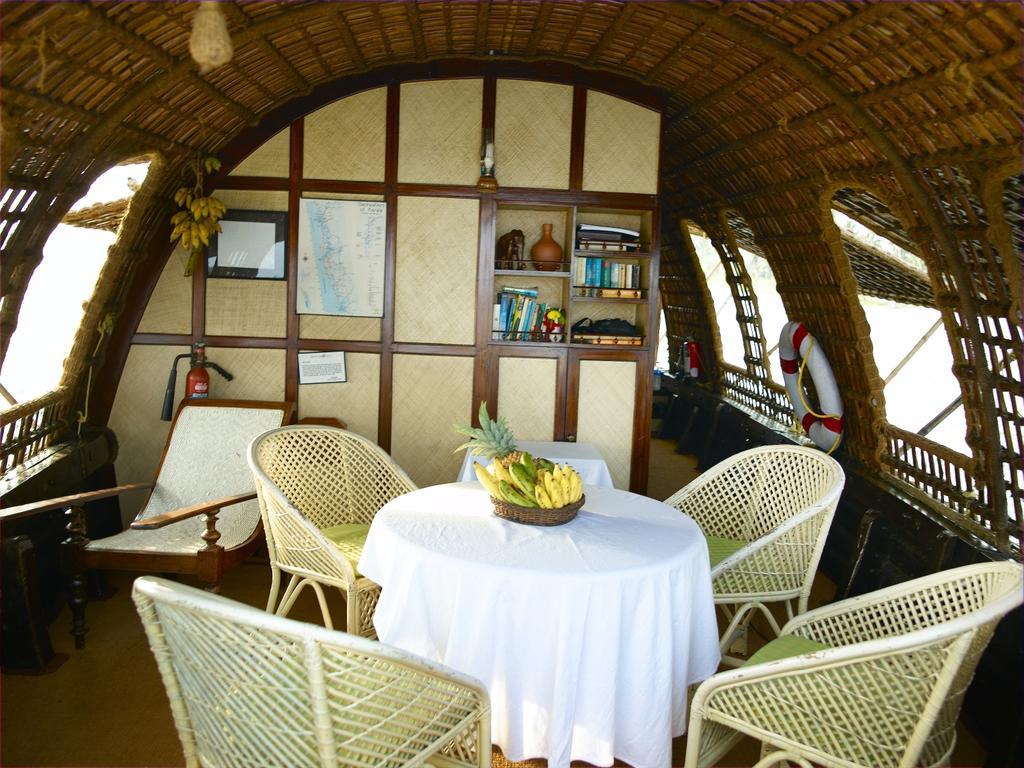 Spice Coast Cruises - Houseboat, A Cgh Earth Experience Hotel Alappuzha Exterior foto
