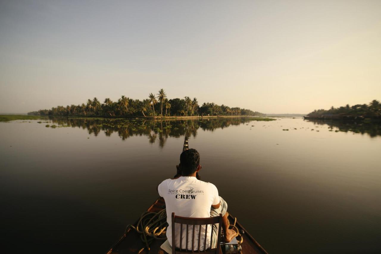 Spice Coast Cruises - Houseboat, A Cgh Earth Experience Hotel Alappuzha Exterior foto